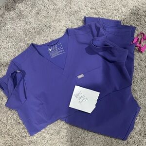 Figs amethyst size large top Catarina size medium yola petite pants